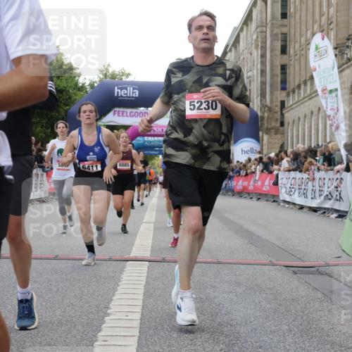 06.09.2026 - CURREX Alsterlauf Yannick Fuchs http://msf.ph/oto/10151599 06.09.2026 09:51:35 Ziel 2023, 3286, 3733, 4210, 4985, 4987, 5027, 5230, 5525, 5596, 5814, 5847, 6411, 6490, 8085 meine-sportfotos.de
