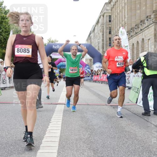 06.09.2026 - CURREX Alsterlauf Yannick Fuchs http://msf.ph/oto/10151849 06.09.2026 09:51:39 Ziel 2023, 3733, 4210, 4427, 4729, 4985, 4987, 5230, 5525, 5596, 5814, 5847, 6405, 6411, 6453, 8085, 8332 meine-sportfotos.de
