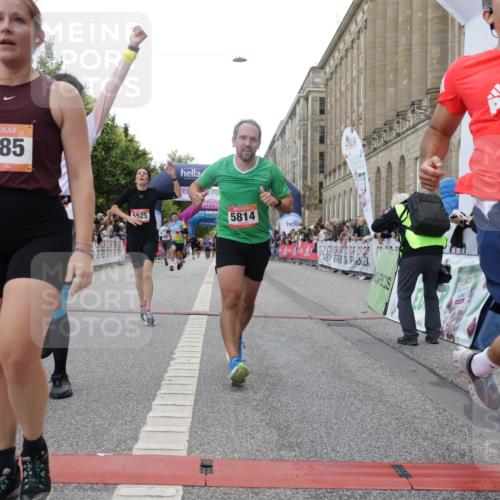 06.09.2026 - CURREX Alsterlauf Yannick Fuchs http://msf.ph/oto/10151953 06.09.2026 09:51:40 Ziel 2023, 2542, 3733, 4210, 4427, 4729, 4985, 4987, 5230, 5525, 5596, 5814, 5847, 6405, 6411, 6453, 8085, 8332 meine-sportfotos.de