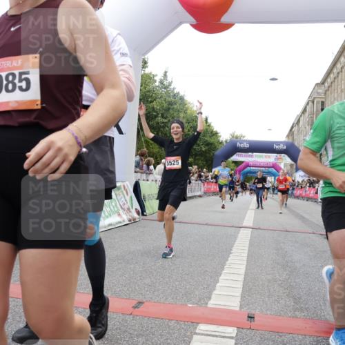 06.09.2026 - CURREX Alsterlauf Yannick Fuchs http://msf.ph/oto/10152022 06.09.2026 09:51:41 Ziel 2542, 3733, 4210, 4427, 4729, 4985, 4987, 5230, 5525, 5596, 5814, 5847, 6405, 6411, 6453, 8085, 8332 meine-sportfotos.de