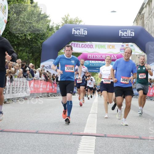 06.09.2026 - CURREX Alsterlauf Yannick Fuchs http://msf.ph/oto/10152716 06.09.2026 09:51:51 Ziel 2542, 3041, 3202, 3465, 4200, 4267, 4268, 4332, 4333, 4667, 4729, 4845, 5621, 5882, 6023, 8332 meine-sportfotos.de