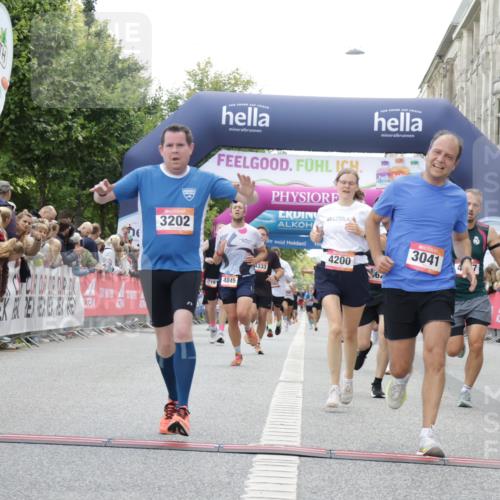 06.09.2026 - CURREX Alsterlauf Yannick Fuchs http://msf.ph/oto/10152737 06.09.2026 09:51:51 Ziel 2542, 3041, 3202, 3465, 4200, 4267, 4268, 4332, 4333, 4667, 4729, 4845, 5621, 5882, 6023, 8332 meine-sportfotos.de