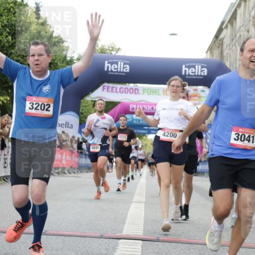 06.09.2026 - CURREX Alsterlauf Yannick Fuchs http://msf.ph/oto/10152816 06.09.2026 09:51:52 Ziel 2002, 2542, 3041, 3202, 3465, 4200, 4267, 4268, 4332, 4333, 4667, 4845, 5621, 5882, 6023 meine-sportfotos.de
