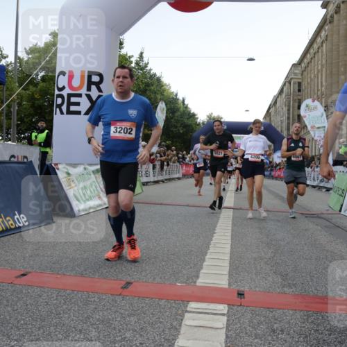 06.09.2026 - CURREX Alsterlauf Yannick Fuchs http://msf.ph/oto/10152904 06.09.2026 09:51:53 Ziel 2002, 2719, 3041, 3202, 3465, 4200, 4267, 4268, 4332, 4333, 4667, 4742, 4845, 5621, 5882, 6023 meine-sportfotos.de