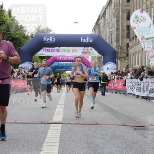 06.09.2026 - CURREX Alsterlauf Yannick Fuchs http://msf.ph/oto/10153477 06.09.2026 09:52:03 Ziel 2002, 2719, 3975, 4250, 4742, 5321, 5862, 5881, 6092, 6206, 8280 meine-sportfotos.de