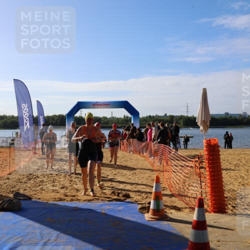 06.09.2026 - 20. Norderstedt Triathlon Andreas Tolksdorf http://msf.ph/oto/10154261 06.09.2026 10:05:01 Schwimmen 1205, 1214, 1217, 1233, 1489, 1501 meine-sportfotos.de