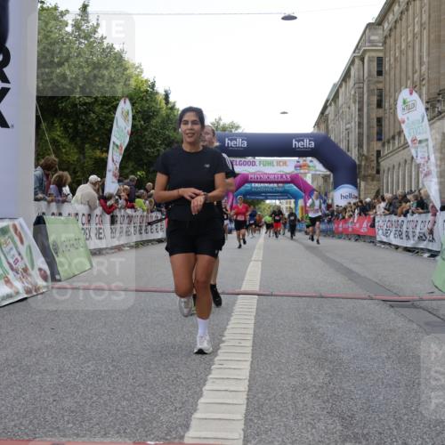 06.09.2026 - CURREX Alsterlauf Yannick Fuchs http://msf.ph/oto/10154601 06.09.2026 09:52:19 Ziel 2118, 2191, 2284, 2758, 2765, 3124, 3289, 3450, 3789, 4301, 4462, 5129, 5287, 8071 meine-sportfotos.de