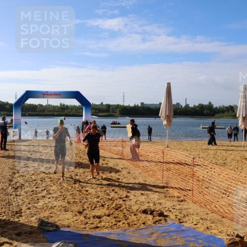 06.09.2026 - 20. Norderstedt Triathlon Andreas Tolksdorf http://msf.ph/oto/10154930 06.09.2026 10:06:39 Schwimmen 1199, 1228, 1236 meine-sportfotos.de