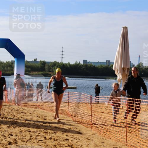06.09.2026 - 20. Norderstedt Triathlon Andreas Tolksdorf http://msf.ph/oto/10154970 06.09.2026 10:07:00 Schwimmen 1216, 1229, 1237 meine-sportfotos.de