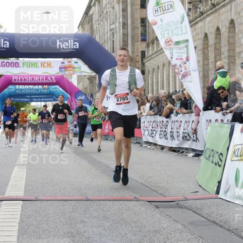 06.09.2026 - CURREX Alsterlauf Yannick Fuchs http://msf.ph/oto/10155146 06.09.2026 09:52:23 Ziel 2495, 2758, 2765, 2970, 3124, 3217, 3316, 3450, 4301, 5129, 5287, 5677 meine-sportfotos.de