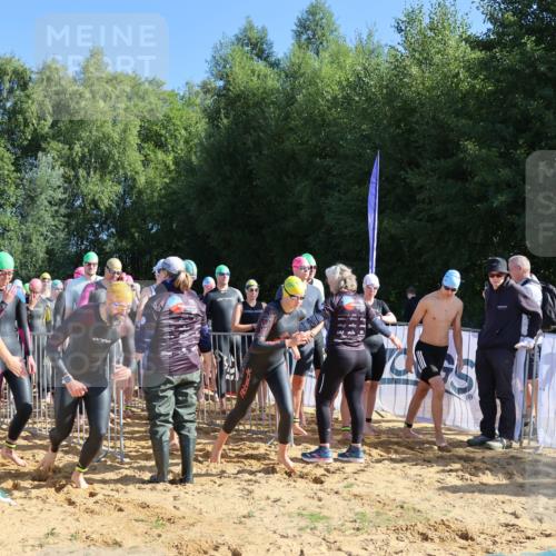 06.09.2026 - 20. Norderstedt Triathlon Andreas Tolksdorf http://msf.ph/oto/10155545 06.09.2026 10:40:38 Schwimmen 161, 1257, 1272 meine-sportfotos.de