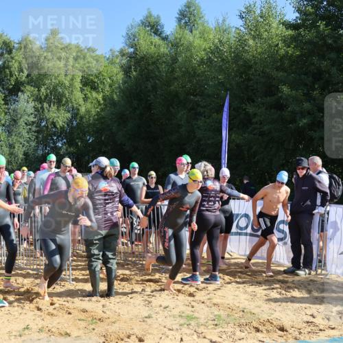 06.09.2026 - 20. Norderstedt Triathlon Andreas Tolksdorf http://msf.ph/oto/10155550 06.09.2026 10:40:38 Schwimmen 161, 1257, 1272 meine-sportfotos.de
