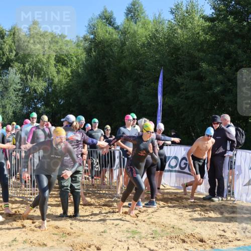 06.09.2026 - 20. Norderstedt Triathlon Andreas Tolksdorf http://msf.ph/oto/10155556 06.09.2026 10:40:38 Schwimmen 161, 1257, 1272 meine-sportfotos.de