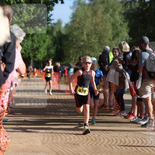 06.09.2026 - 20. Norderstedt Triathlon Mo-Foto http://msf.ph/oto/10155992 06.09.2026 09:42:49 Laufen 2350, 678, 656, 656, 697, 697 meine-sportfotos.de