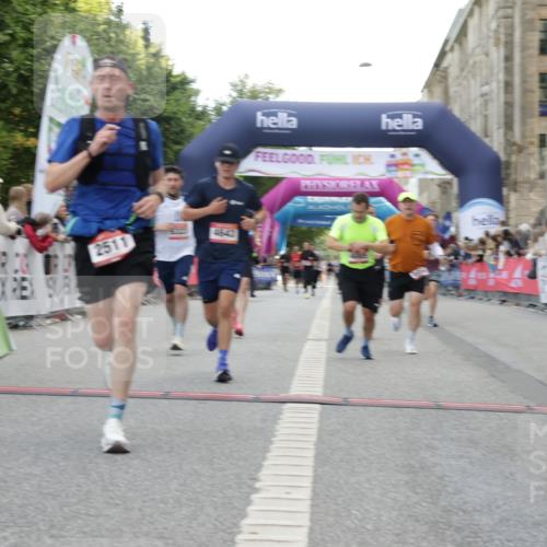 06.09.2026 - CURREX Alsterlauf Yannick Fuchs http://msf.ph/oto/10156163 06.09.2026 09:52:29 Ziel 2495, 2511, 2529, 2765, 2970, 3124, 3217, 3316, 4005, 4301, 4643, 4935, 5294, 5323, 5454, 5677, 6139 meine-sportfotos.de