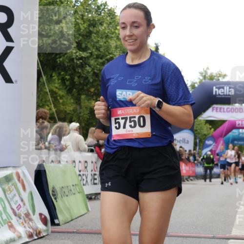 06.09.2026 - CURREX Alsterlauf Yannick Fuchs http://msf.ph/oto/10157664 06.09.2026 09:52:43 Ziel 2799, 2936, 3058, 3380, 3471, 3808, 4375, 4457, 4826, 5750, 5928, 8226 meine-sportfotos.de