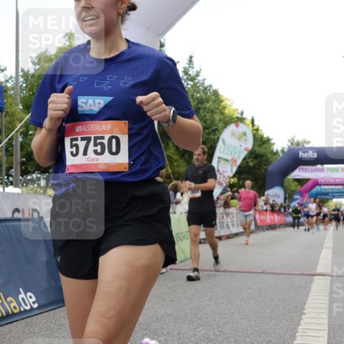 06.09.2026 - CURREX Alsterlauf Yannick Fuchs http://msf.ph/oto/10157734 06.09.2026 09:52:44 Ziel 2799, 2936, 3058, 3380, 3471, 3808, 4375, 4457, 4826, 5750, 5928, 8226 meine-sportfotos.de