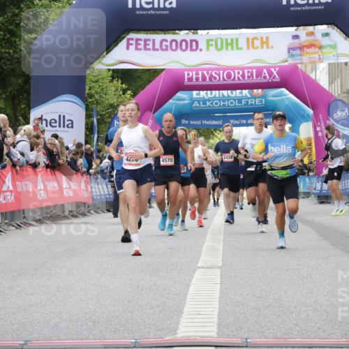 06.09.2026 - CURREX Alsterlauf Yannick Fuchs http://msf.ph/oto/10158057 06.09.2026 09:52:47 Ziel 2510, 2799, 2936, 3135, 3380, 3808, 4226, 4375, 4457, 4570, 4826, 5750, 5928, 6232, 8226, 8324 meine-sportfotos.de