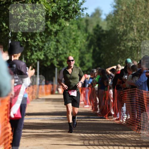 06.09.2026 - 20. Norderstedt Triathlon Mo-Foto http://msf.ph/oto/10158181 06.09.2026 10:33:49 Laufen 1211, 1211 meine-sportfotos.de