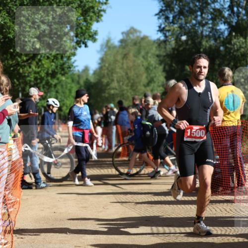 06.09.2026 - 20. Norderstedt Triathlon Mo-Foto http://msf.ph/oto/10159222 06.09.2026 10:37:49 Laufen 1500, 1217, 1217 meine-sportfotos.de