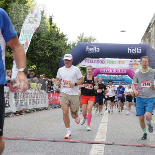 06.09.2026 - CURREX Alsterlauf Yannick Fuchs http://msf.ph/oto/10164978 06.09.2026 09:53:26 Ziel 2036, 2460, 2536, 2554, 2561, 2766, 3065, 3087, 3395, 3396, 3531, 3953, 4620, 4749, 4808, 4991, 5133, 5983, 8173, 8187 meine-sportfotos.de