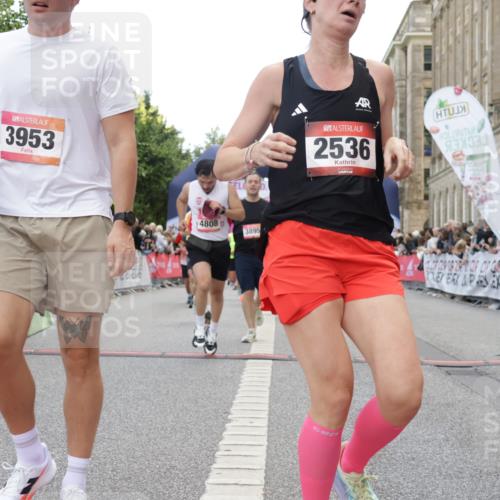 06.09.2026 - CURREX Alsterlauf Yannick Fuchs http://msf.ph/oto/10165729 06.09.2026 09:53:29 Ziel 2536, 2561, 2666, 2766, 2782, 3065, 3205, 3531, 3953, 4620, 4749, 4808, 4945, 4980, 5029, 5133, 5546, 5822, 5839, 8006, 8133 meine-sportfotos.de