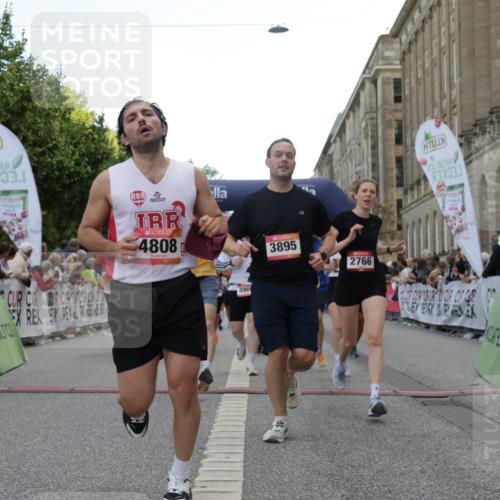 06.09.2026 - CURREX Alsterlauf Yannick Fuchs http://msf.ph/oto/10166052 06.09.2026 09:53:30 Ziel 2536, 2561, 2666, 2766, 2782, 3065, 3205, 3531, 3953, 4572, 4620, 4749, 4808, 4937, 4945, 4980, 5029, 5133, 5546, 5656, 5822, 5839, 6455, 8006, 8133 meine-sportfotos.de