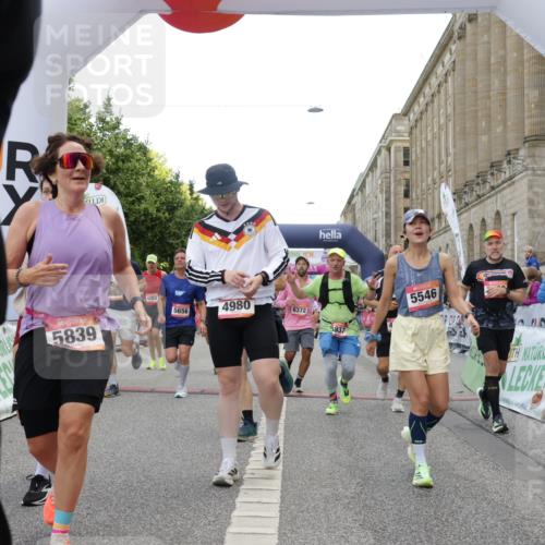 06.09.2026 - CURREX Alsterlauf Yannick Fuchs http://msf.ph/oto/10166811 06.09.2026 09:53:35 Ziel 2666, 2766, 2782, 3205, 3458, 3531, 4082, 4283, 4572, 4620, 4797, 4808, 4832, 4937, 4945, 4980, 5029, 5110, 5236, 5446, 5546, 5656, 5782, 5822, 5839, 6372, 6455, 8006, 8133, 8135 meine-sportfotos.de