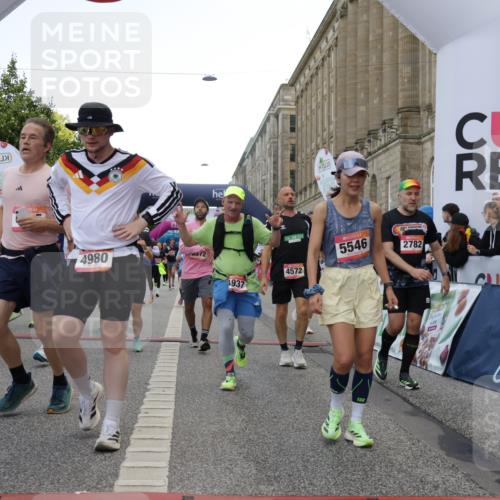 06.09.2026 - CURREX Alsterlauf Yannick Fuchs http://msf.ph/oto/10166887 06.09.2026 09:53:36 Ziel 2666, 2766, 2782, 3205, 3458, 3531, 3964, 4082, 4283, 4572, 4620, 4797, 4808, 4832, 4937, 4945, 4980, 5029, 5110, 5119, 5236, 5446, 5546, 5590, 5656, 5782, 5822, 5839, 6372, 6455, 8006, 8133, 8135 meine-sportfotos.de