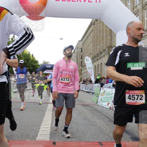 06.09.2026 - CURREX Alsterlauf Yannick Fuchs http://msf.ph/oto/10167419 06.09.2026 09:53:39 Ziel 2537, 2666, 2782, 3205, 3458, 3964, 4082, 4283, 4571, 4572, 4797, 4832, 4937, 4945, 4980, 5029, 5110, 5119, 5236, 5446, 5546, 5590, 5656, 5782, 5822, 5839, 6372, 6455, 6477, 8006, 8133, 8135 meine-sportfotos.de