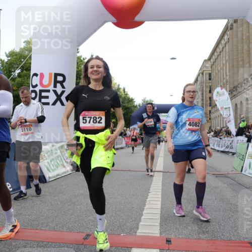 06.09.2026 - CURREX Alsterlauf Yannick Fuchs http://msf.ph/oto/10167810 06.09.2026 09:53:41 Ziel 2537, 2782, 3458, 3661, 3964, 4082, 4283, 4571, 4572, 4797, 4832, 4937, 5110, 5119, 5236, 5446, 5483, 5590, 5656, 5782, 6372, 6455, 6477, 8133, 8135 meine-sportfotos.de