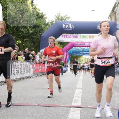 06.09.2026 - CURREX Alsterlauf Yannick Fuchs http://msf.ph/oto/10168360 06.09.2026 09:53:46 Ziel 2537, 3661, 3964, 4571, 4617, 5119, 5483, 5590, 5782, 5884, 6477 meine-sportfotos.de
