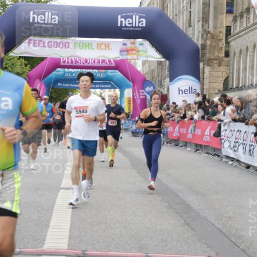06.09.2026 - CURREX Alsterlauf Yannick Fuchs http://msf.ph/oto/10174527 06.09.2026 09:53:59 Ziel 2309, 2518, 3102, 3231, 3334, 3556, 3852, 4801, 4803, 4925, 5273, 5940, 5987, 6125, 6234 meine-sportfotos.de