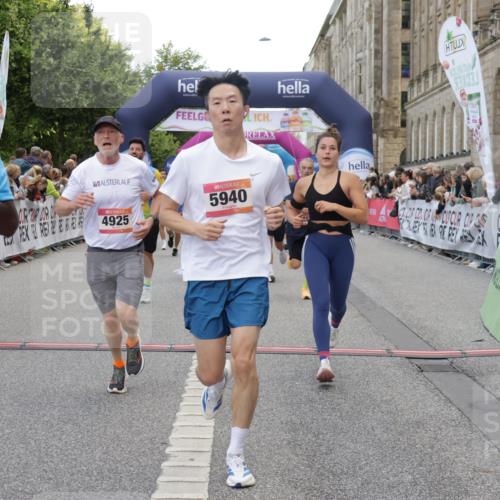 06.09.2026 - CURREX Alsterlauf Yannick Fuchs http://msf.ph/oto/10174605 06.09.2026 09:54:01 Ziel 2309, 2347, 2518, 3231, 3334, 3556, 3852, 4801, 4803, 4925, 4965, 5273, 5940, 6125, 6234, 8299 meine-sportfotos.de