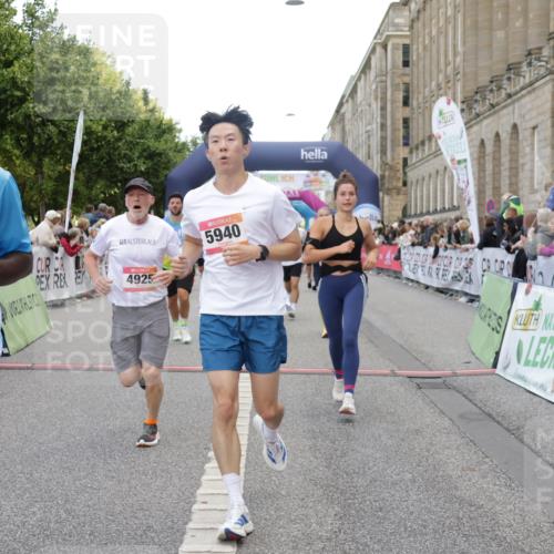 06.09.2026 - CURREX Alsterlauf Yannick Fuchs http://msf.ph/oto/10174635 06.09.2026 09:54:02 Ziel 2309, 2347, 2518, 3231, 3334, 3556, 3701, 3852, 3944, 4801, 4803, 4925, 4965, 5273, 5940, 6016, 6125, 6234, 8246, 8299, 8322 meine-sportfotos.de