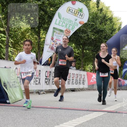 06.09.2026 - CURREX Alsterlauf Yannick Fuchs http://msf.ph/oto/10174726 06.09.2026 12:01:29 Ziel 1073, 1147, 1155, 1156, 1243, 1265 meine-sportfotos.de