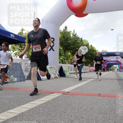 06.09.2026 - CURREX Alsterlauf Yannick Fuchs http://msf.ph/oto/10174927 06.09.2026 12:01:31 Ziel 1073, 1147, 1155, 1156, 1243, 1265 meine-sportfotos.de