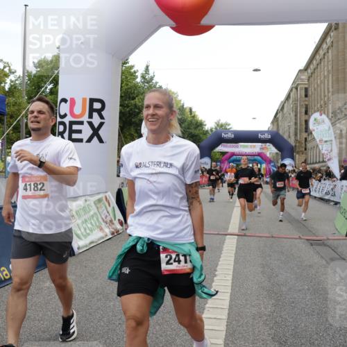 06.09.2026 - CURREX Alsterlauf Yannick Fuchs http://msf.ph/oto/10175296 06.09.2026 09:54:19 Ziel 2359, 2405, 2415, 2530, 3391, 3393, 3591, 3770, 4182, 4308, 4309, 4316, 4326, 4564, 5120, 5182, 5353, 5579, 5900, 5934, 6194, 6287, 6442, 8179 meine-sportfotos.de
