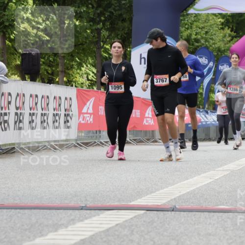06.09.2026 - CURREX Alsterlauf Yannick Fuchs http://msf.ph/oto/10175344 06.09.2026 12:01:42 Ziel 1233 meine-sportfotos.de