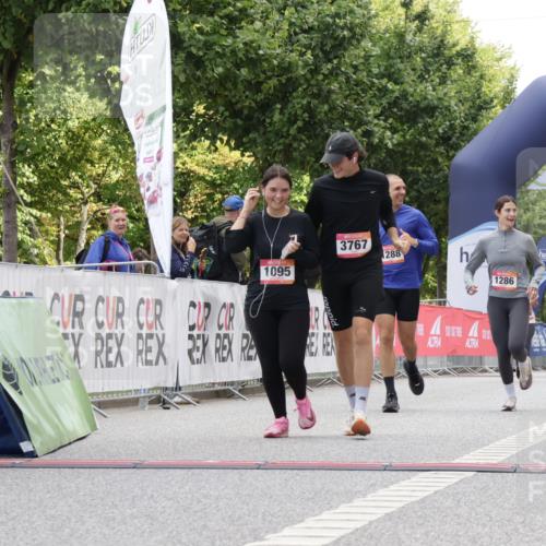 06.09.2026 - CURREX Alsterlauf Yannick Fuchs http://msf.ph/oto/10175448 06.09.2026 12:01:46 Ziel 1095, 1284, 1285, 1286, 1288 meine-sportfotos.de