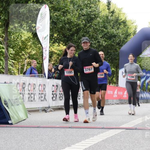 06.09.2026 - CURREX Alsterlauf Yannick Fuchs http://msf.ph/oto/10175493 06.09.2026 12:01:47 Ziel 1095, 1284, 1285, 1286, 1288 meine-sportfotos.de