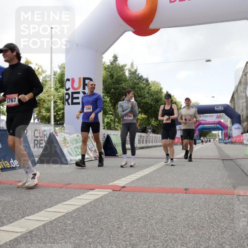 06.09.2026 - CURREX Alsterlauf Yannick Fuchs http://msf.ph/oto/10175882 06.09.2026 12:01:51 Ziel 1095, 1284, 1285, 1286, 1288, 1298, 1305, 8042 meine-sportfotos.de