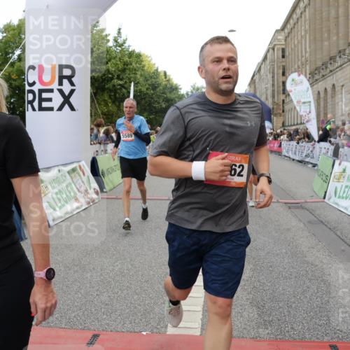 06.09.2026 - CURREX Alsterlauf Yannick Fuchs http://msf.ph/oto/10176007 06.09.2026 09:54:35 Ziel 2162, 2179, 2477, 3410, 3478, 4007, 4108, 4574, 5116, 5250, 5447, 5589, 5654, 5700, 5701, 6011, 6051, 6175, 6329, 6331, 6437 meine-sportfotos.de