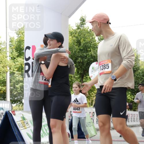 06.09.2026 - CURREX Alsterlauf Yannick Fuchs http://msf.ph/oto/10176053 06.09.2026 12:01:54 Ziel 1095, 1284, 1285, 1286, 1288, 1298, 1305, 8042 meine-sportfotos.de