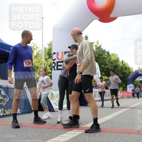 06.09.2026 - CURREX Alsterlauf Yannick Fuchs http://msf.ph/oto/10176113 06.09.2026 12:01:55 Ziel 1095, 1284, 1285, 1286, 1288, 1298, 1305, 8042 meine-sportfotos.de