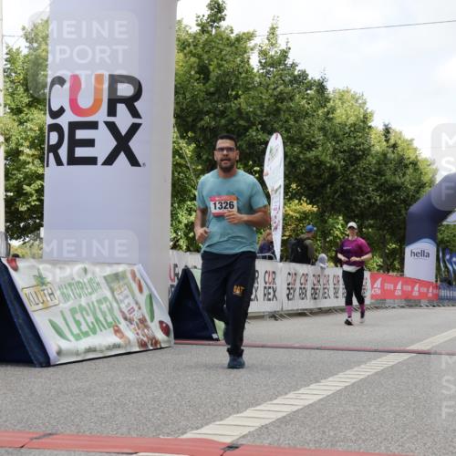 06.09.2026 - CURREX Alsterlauf Yannick Fuchs http://msf.ph/oto/10176211 06.09.2026 12:02:03 Ziel 1150, 1326 meine-sportfotos.de