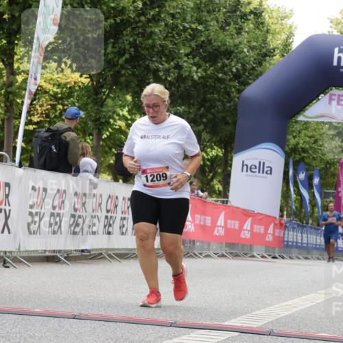 06.09.2026 - CURREX Alsterlauf Yannick Fuchs http://msf.ph/oto/10176383 06.09.2026 12:02:12 Ziel 1150, 1209 meine-sportfotos.de