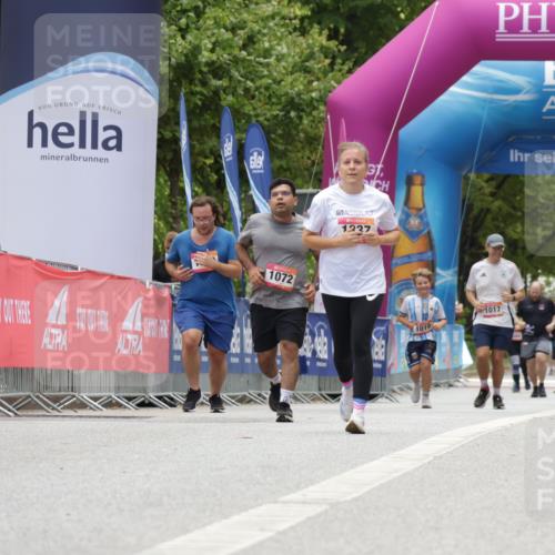 06.09.2026 - CURREX Alsterlauf Yannick Fuchs http://msf.ph/oto/10176420 06.09.2026 12:02:15 Ziel 1209 meine-sportfotos.de