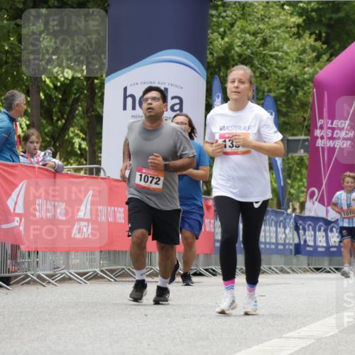 06.09.2026 - CURREX Alsterlauf Yannick Fuchs http://msf.ph/oto/10176529 06.09.2026 12:02:18 Ziel 1072, 1209, 1337 meine-sportfotos.de