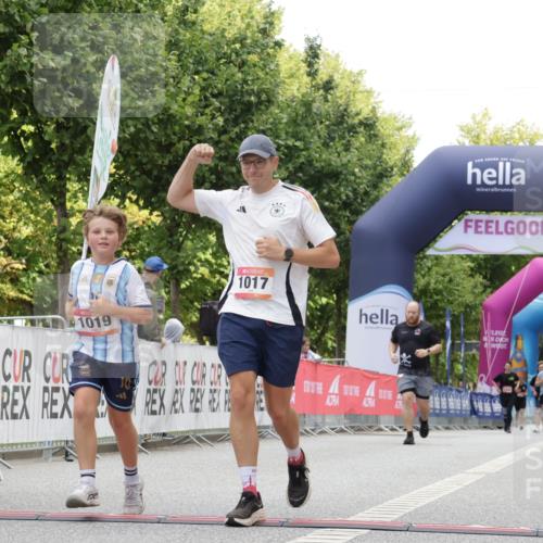 06.09.2026 - CURREX Alsterlauf Yannick Fuchs http://msf.ph/oto/10176933 06.09.2026 12:02:35 Ziel 1017, 1019 meine-sportfotos.de
